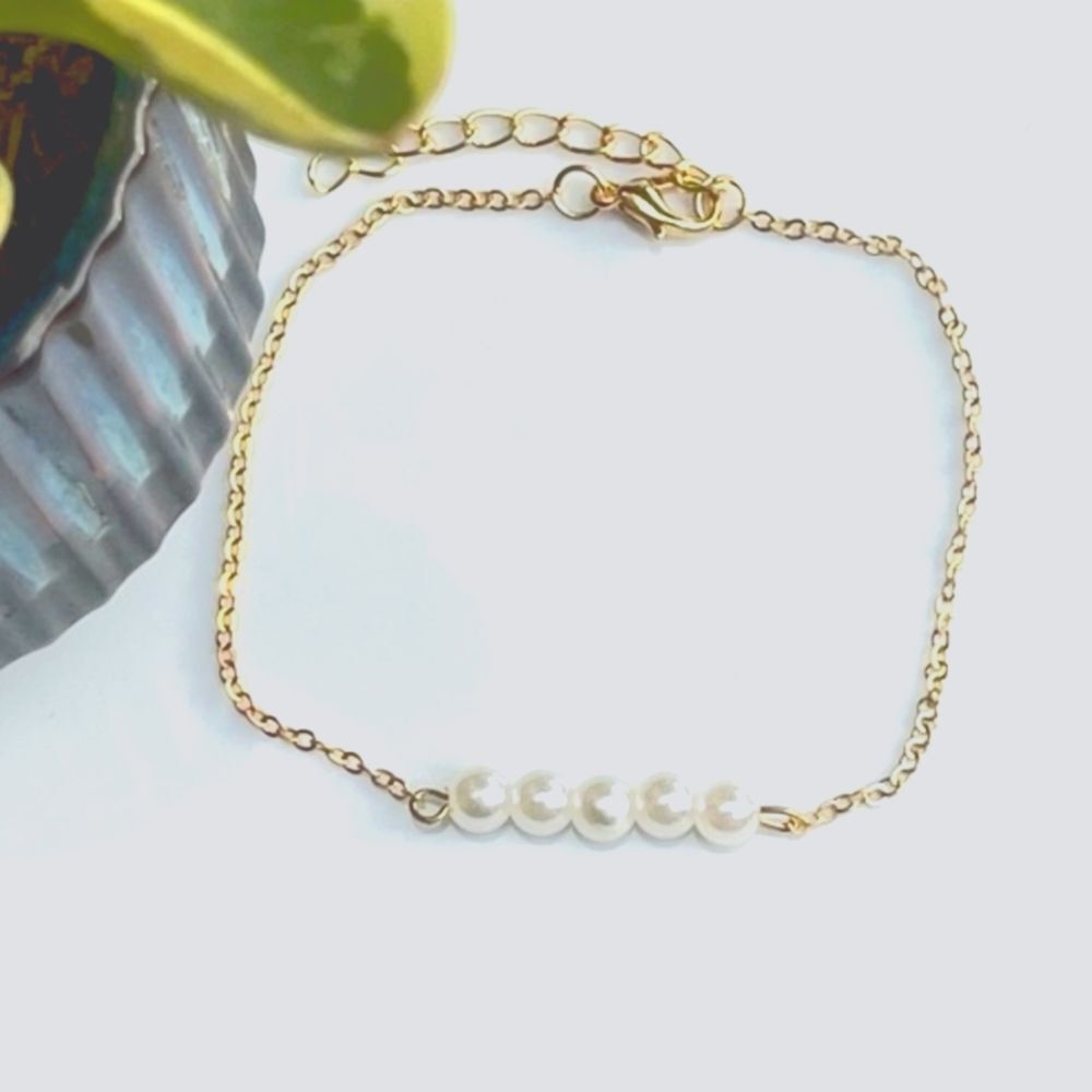 Gold pearl anklet